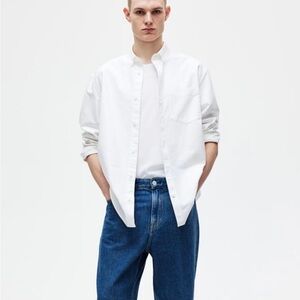 H&M White Button Down
Size Medium
Freshly Dry Cleaned !